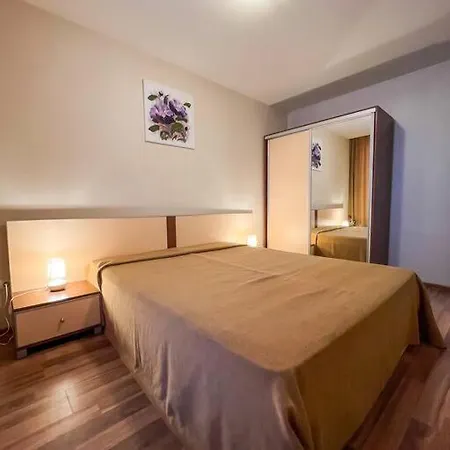 Апартамент Peaceful Getaway @ Iglika Complex + Parking Златни пясъци